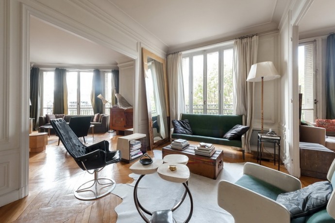 Парижская квартира, наполненная коллекцией произведений искусства и дизайнерской мебелью