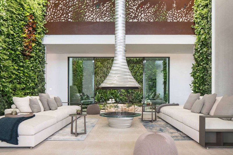 Вилла на берегу моря, расположенная на испанских Балеарских островах