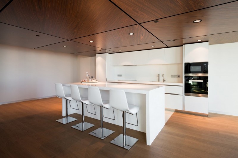 Двухуровневый пентхаус с панорамными окнами