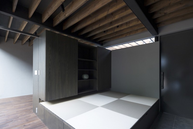 Минималистичный дом, расположенный в Тибе, Япония Минималистичный дом, расположенный в Тибе, Япония