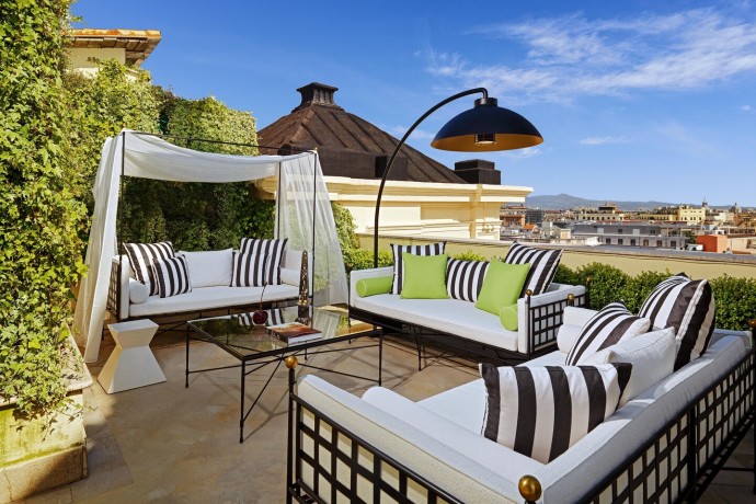 Один из самых больших люксов в Европе: пентхаус Villa La Cupola в римском отеле Westin Excelsior