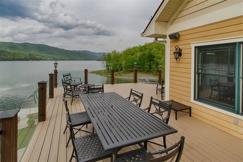 Особняк у озера в городе Батлер, Теннесси