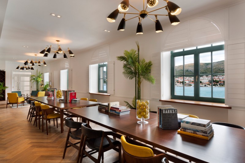 Отель Brown Beach House, расположенный в историческом городе Трогир, Хорватия