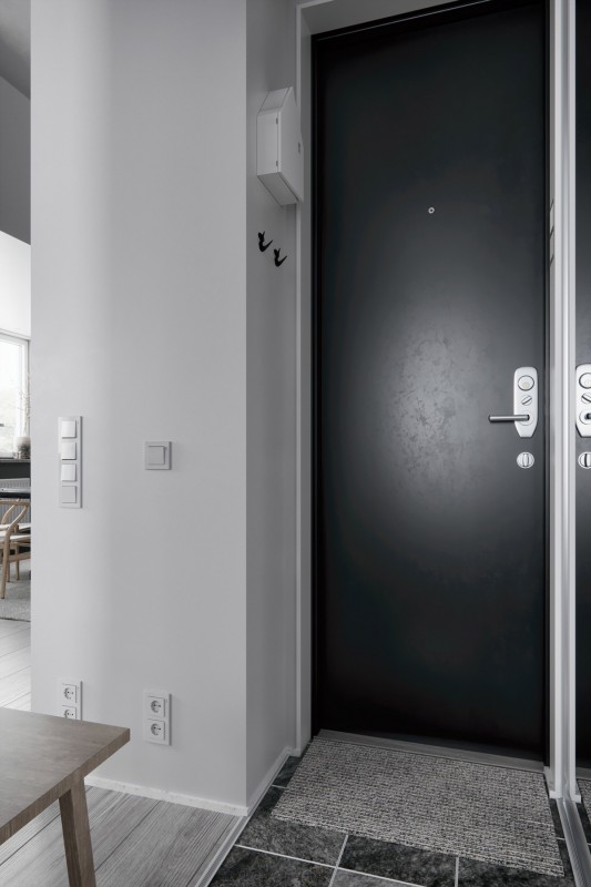 Интерьер мансарды в серых тонах Интерьер мансарды в серых тонах