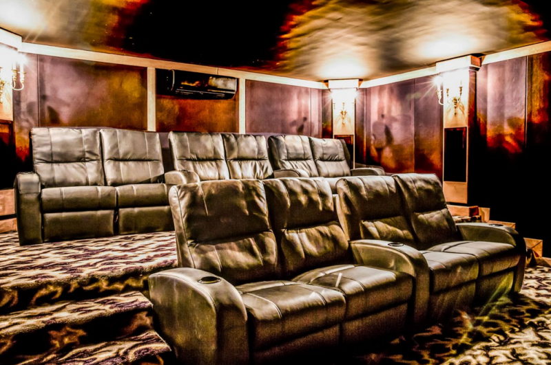 Небольшой отель Pearl West в городе Лонг-Бэй-Хиллс, острова Тёркс и Кайкос