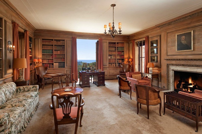 Обширная колониальная усадьба в Монтесито, Калифорния