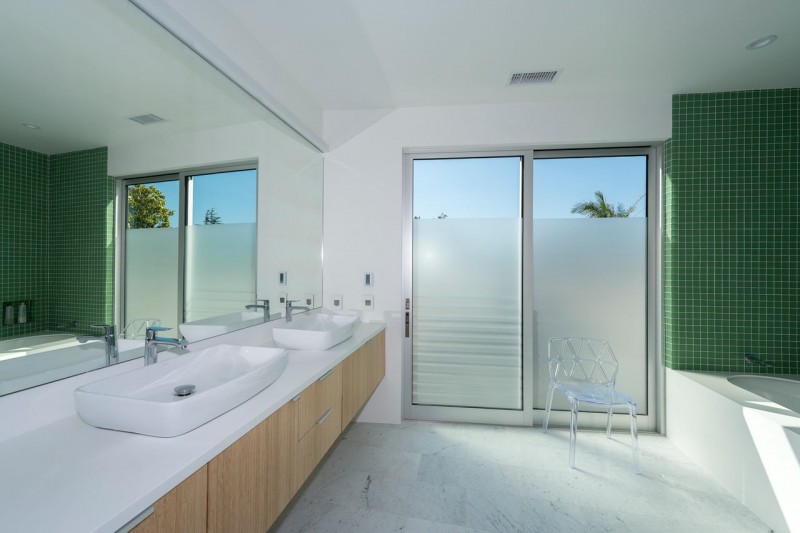 Резиденция в Калифорнии с фасадом из металлических цветов