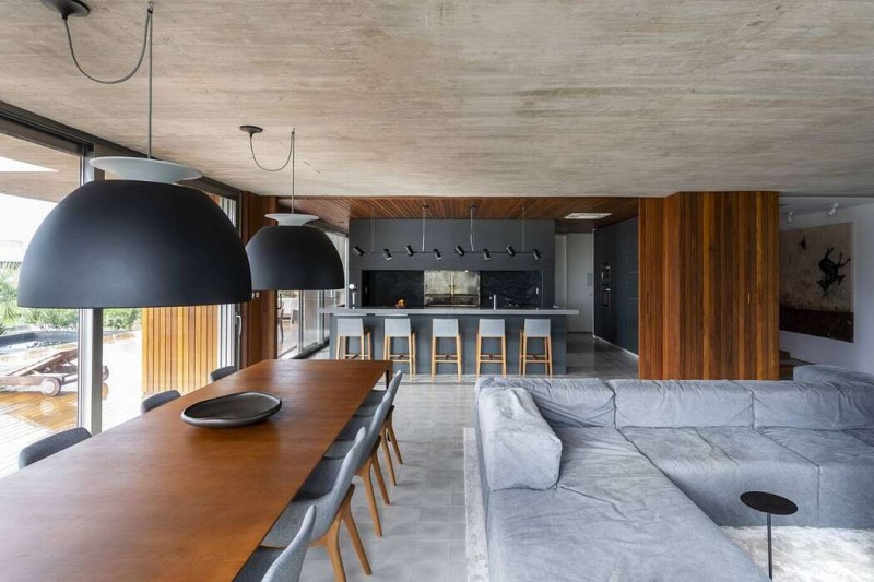 Современный двухэтажный дом, расположенный в Пелотасе, Бразилия