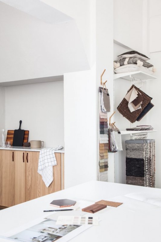 Спокойная атмосфера в дизайне творческой студии в Гааге