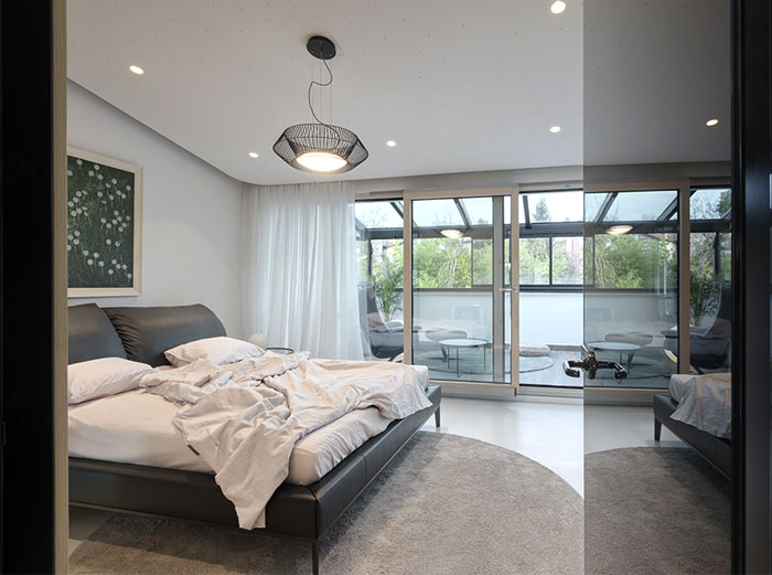 Открытая планировка просторной квартиры в Белграде