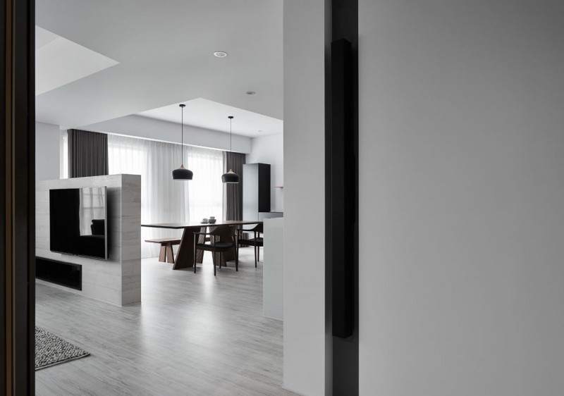 Монохромный интерьер квартиры в Тайчжуне, Тайвань