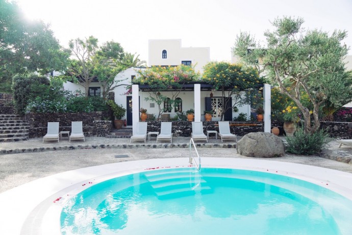 Отель Vedema Resort на Санторини