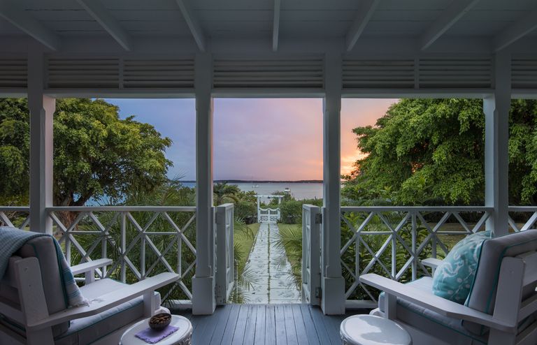 Эклектичный интерьер особняка на острове Харбор, Багамы