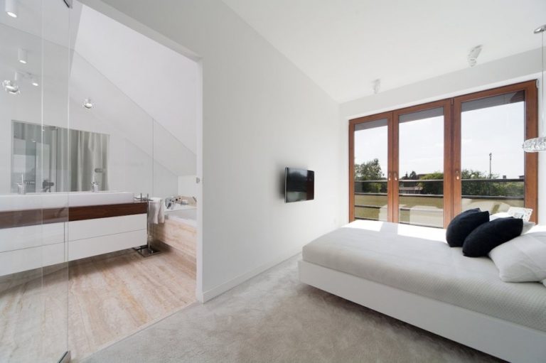 Минималистский дом в Миколуве, Польша