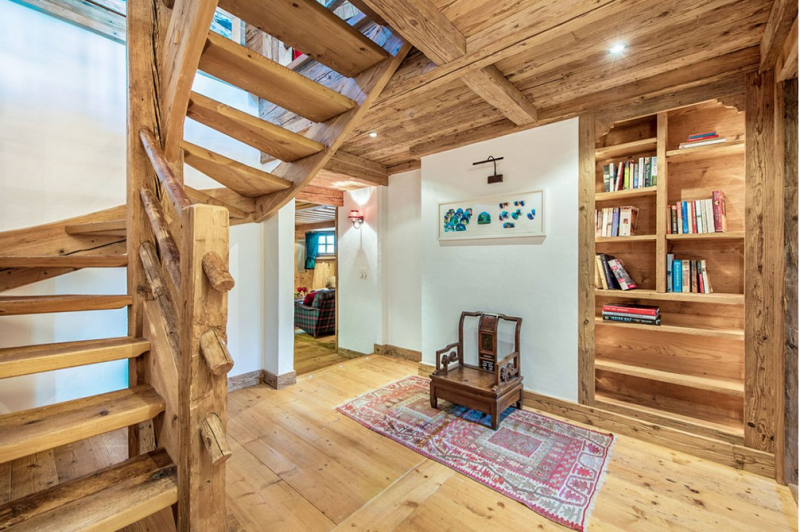 Классическое деревянное шале в Банье, Швейцария