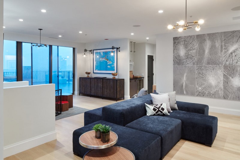 Интерьер холостяцкой квартиры в Чикаго с элементами индустриального стиля Интерьер холостяцкой квартиры в Чикаго с элементами индустриального стиля