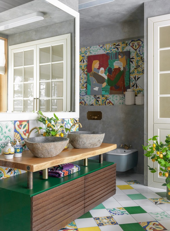 Красочный причудливый интерьер в таунхаусе Красочный причудливый интерьер в таунхаусе