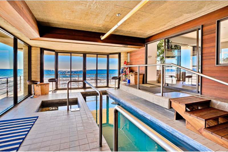 Пляжный дом в Малибу с панорамным видом на Тихий океан Пляжный дом в Малибу с панорамным видом на Тихий океан