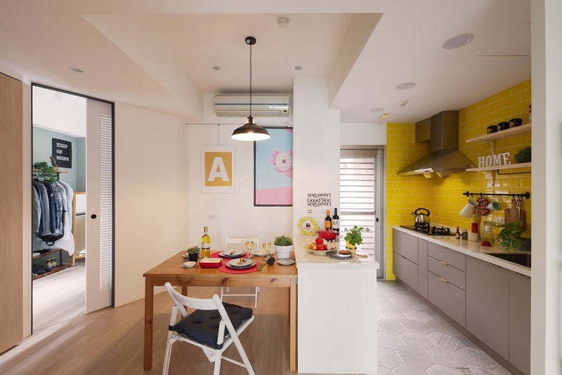 Светлая квартира с яркими деталями Светлая квартира с яркими деталями