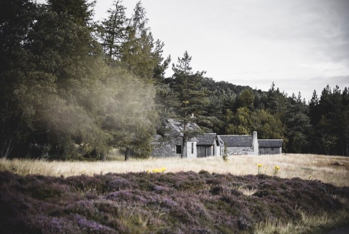 Обновленный коттедж конца XIX века в национальном парке Кернгормс, Шотландия