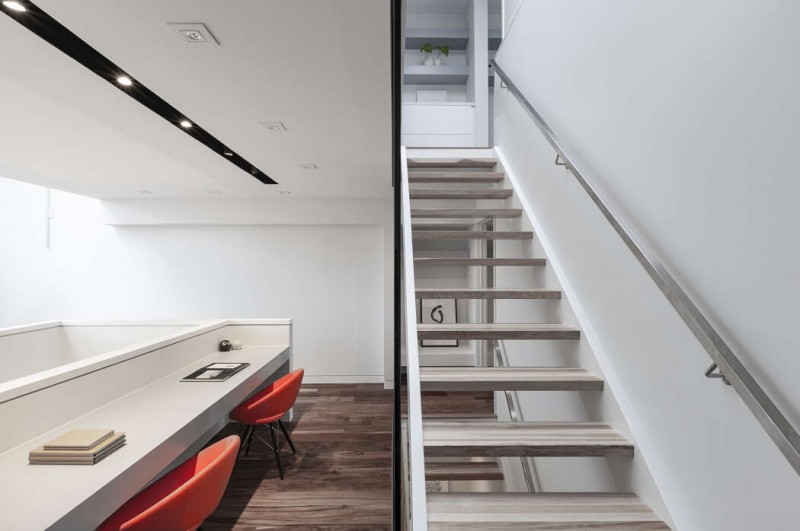 Современный двухэтажный дом, расположенный в Торонто Современный двухэтажный дом, расположенный в Торонто