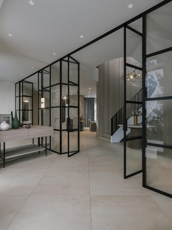 Современный загородный дом с бассейном и спа Современный загородный дом с бассейном и спа