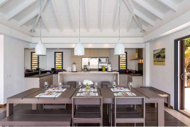 Современная вилла на скале с видом на море в Сент-Бартелеми