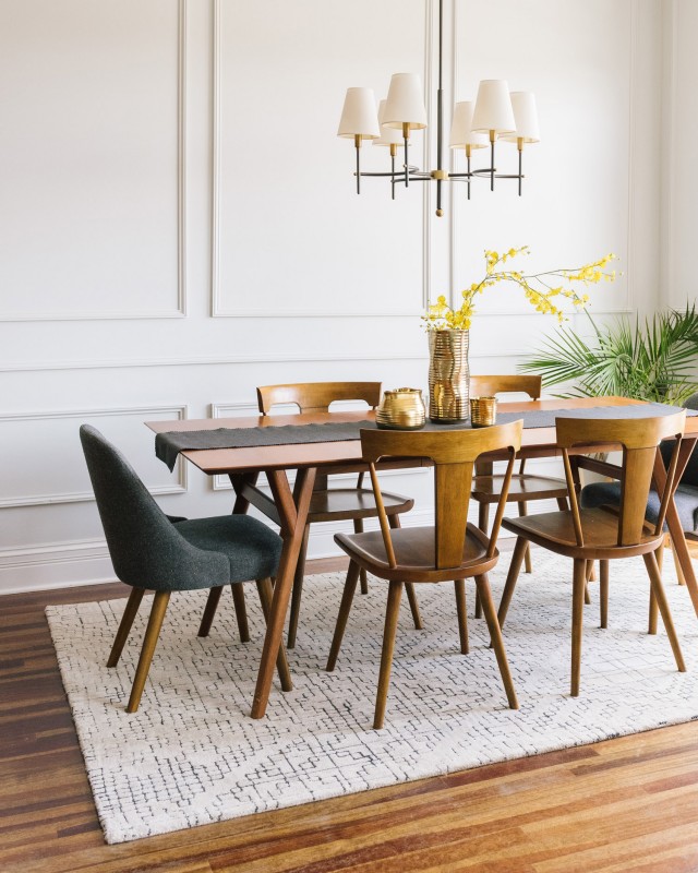 Прохладные цвета и медные акценты в интерьере просторных чикагских апартаментов Прохладные цвета и медные акценты в интерьере просторных чикагских апартаментов