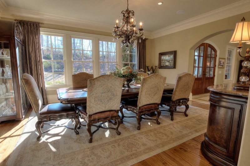 Вневременная элегантность обстановки дома в городе Розуэлл, штат Джорджия