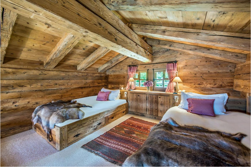 Классическое деревянное шале в Банье, Швейцария