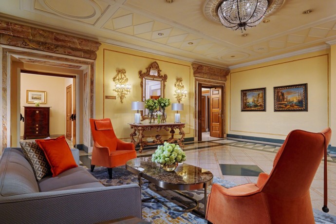 Один из самых больших люксов в Европе: пентхаус Villa La Cupola в римском отеле Westin Excelsior