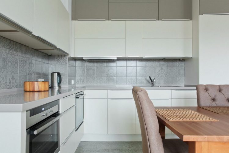 Трехкомнатные апартаменты со светлыми яркими элементами скандинавского стиля Трехкомнатные апартаменты со светлыми яркими элементами скандинавского стиля