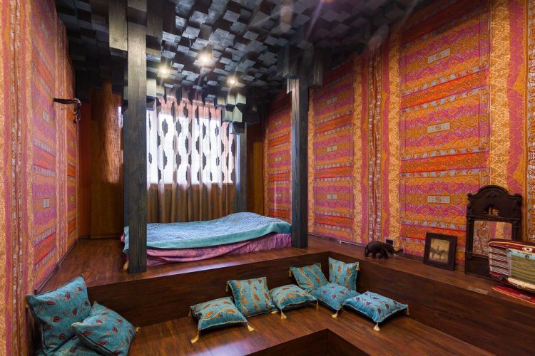 Эклектичный декор лофта, расположенного в бывшем старинном магазине