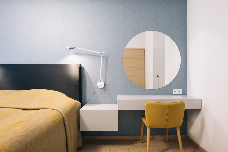 Минималистские апартаменты с синими и желтыми акцентами в Нымме, Эстония