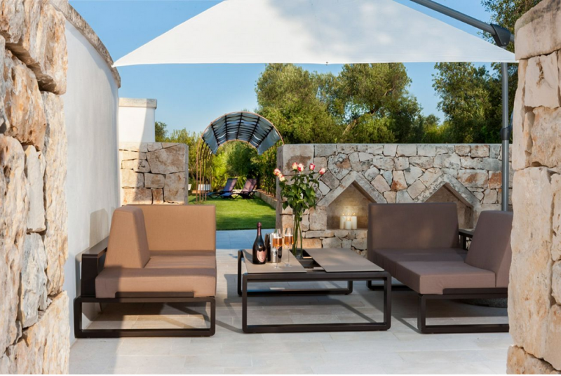 Небольшой отель-трулло Baraquiel в Сан-Микеле-Салентино, Италия Небольшой отель-трулло Baraquiel в Сан-Микеле-Салентино, Италия