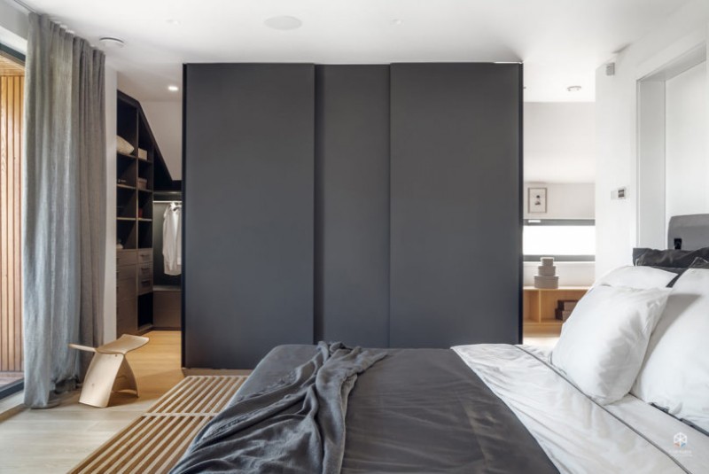 Интерьер дома у озера в деревне недалеко от Познани, Польша