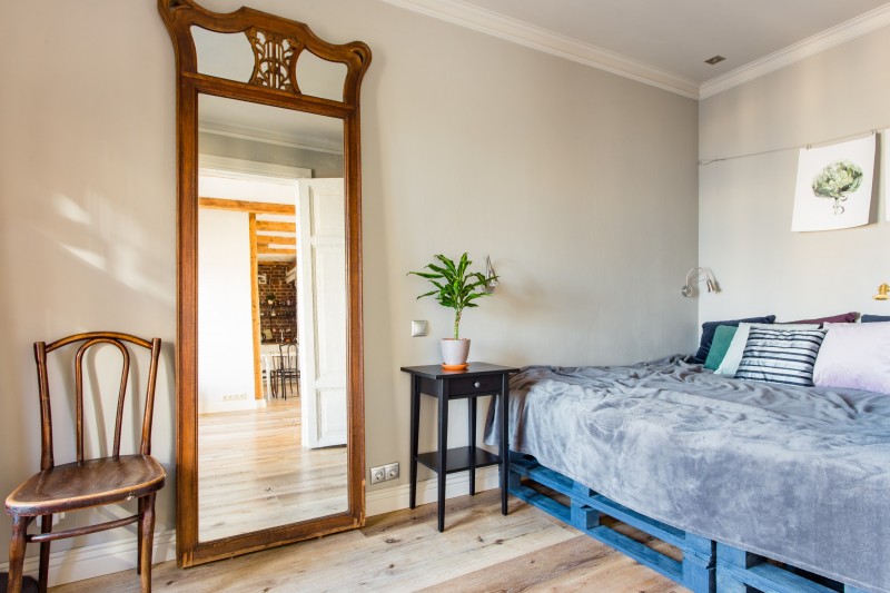 Интерьер уютной стильной мансарды