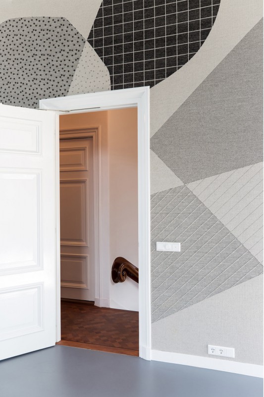 Лёгкий красочный дизайн офиса компании FinTech Bridgevest в Роттердаме