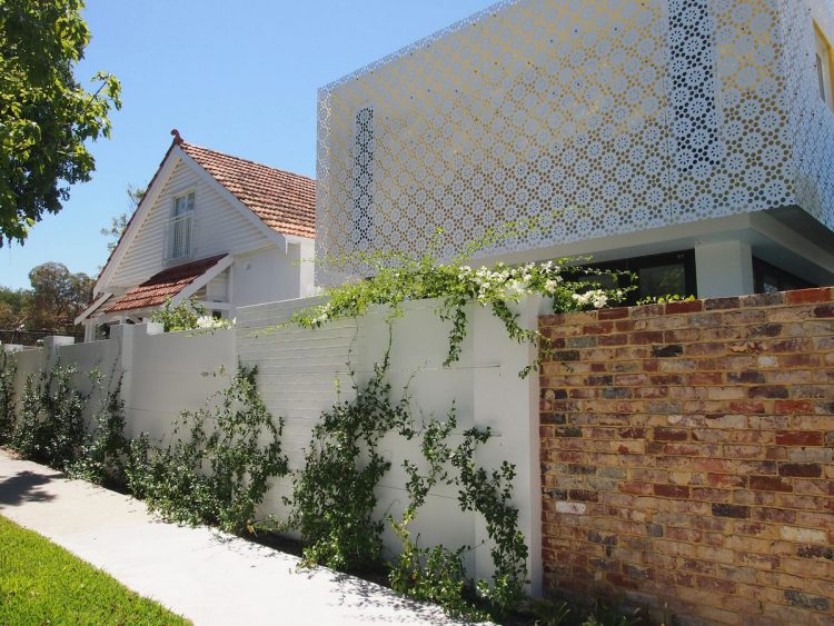 Столетний дом с современными пристройками в Куэрнавака, Мексика