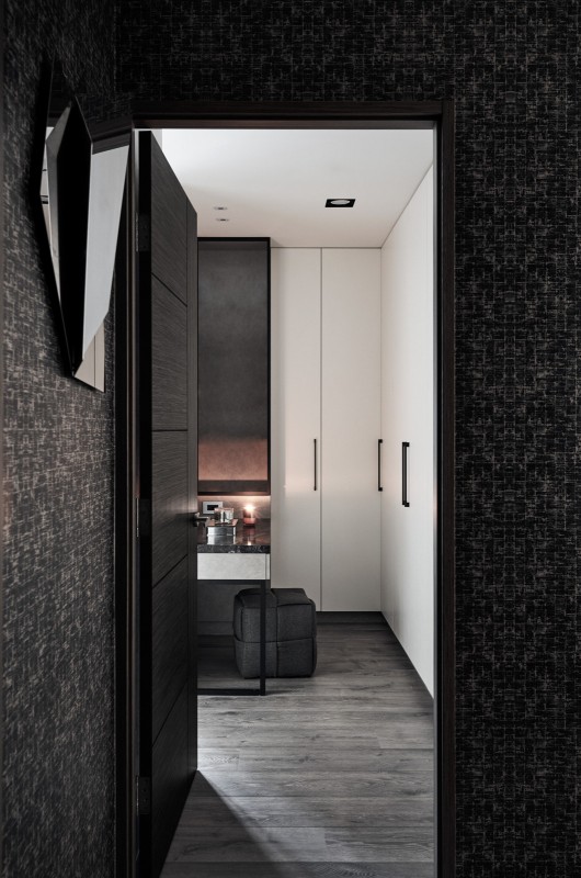 Интерьер в темных тонах Интерьер в темных тонах