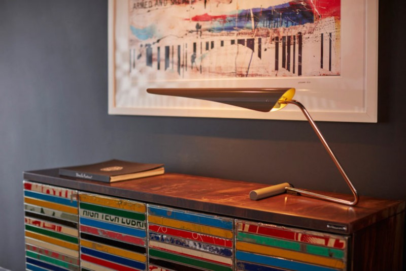 Клуб любителей классических автомобилей, расположенный на пристани 76 на реке Гудзон, Нью-Йорк