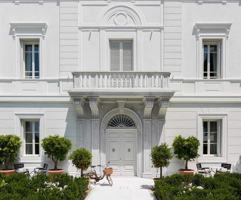 Особняк в неоклассическом стиле Особняк в неоклассическом стиле