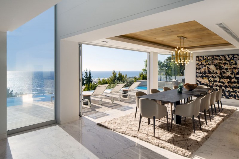 Современный и утонченный дизайн интерьера с этническими элементами декора Современный и утонченный дизайн интерьера с этническими элементами декора