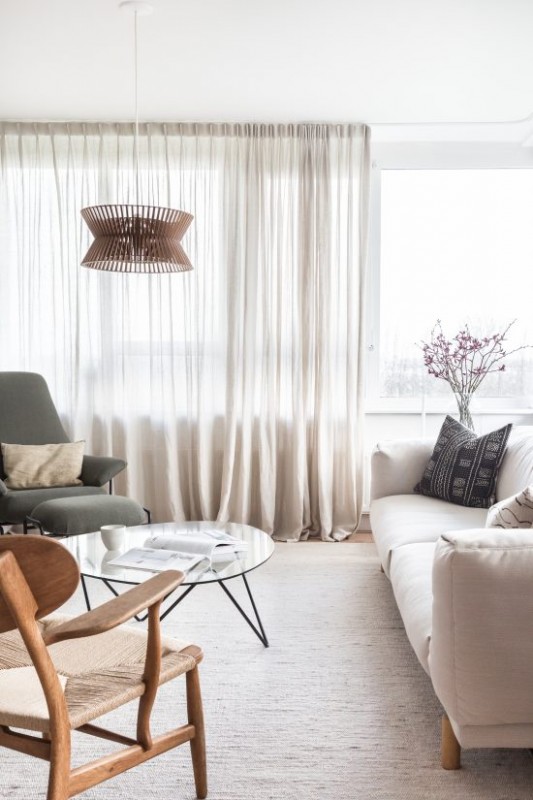 Спокойный и безмятежный интерьер гостиной Спокойный и безмятежный интерьер гостиной