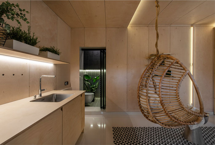 Бывший гараж в Вильнюсе, превращенный в микро-дом