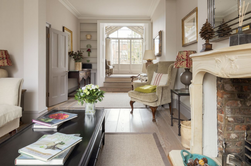 Элегантный интерьер старинного таунхауса