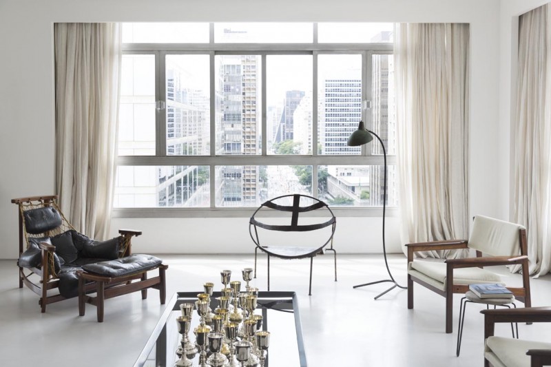 Квартира в Сан-Паулу, предназначенная для молодого коллекционера предметов искусства и мебели