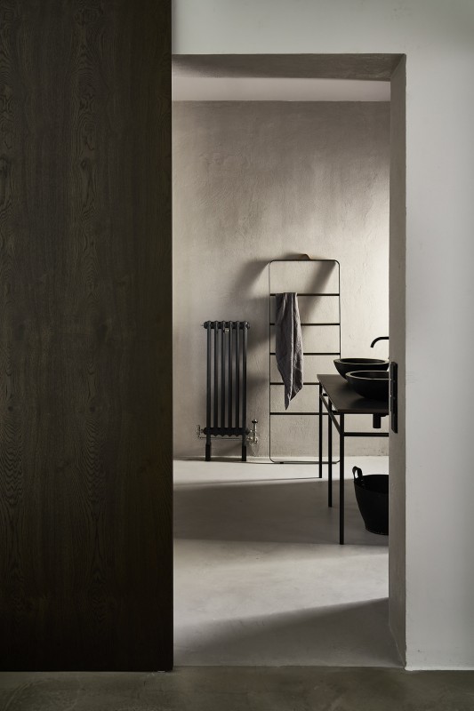 Сдержанный монохромный интерьер квартиры в Вене