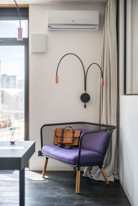 Стеклянные стены для зонирования киевской квартиры Стеклянные стены для зонирования киевской квартиры