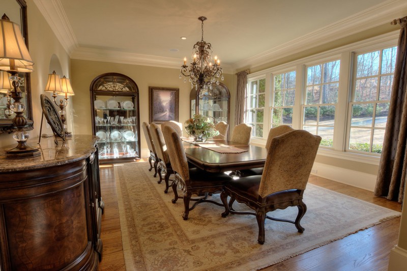 Вневременная элегантность обстановки дома в городе Розуэлл, штат Джорджия